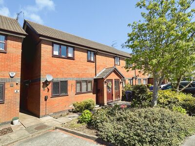 Crofters Court, 1 bedroom Flat for sale, &pound;115,000