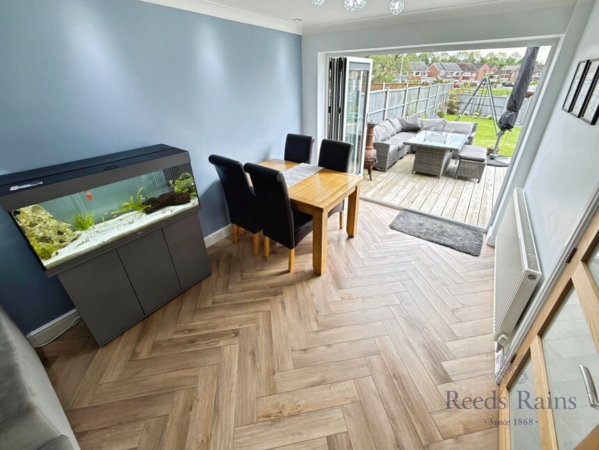 Lounge / Dining Room