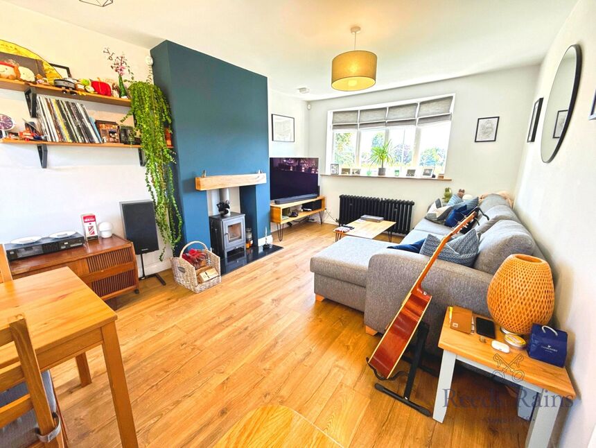 Lounge / Dining Area