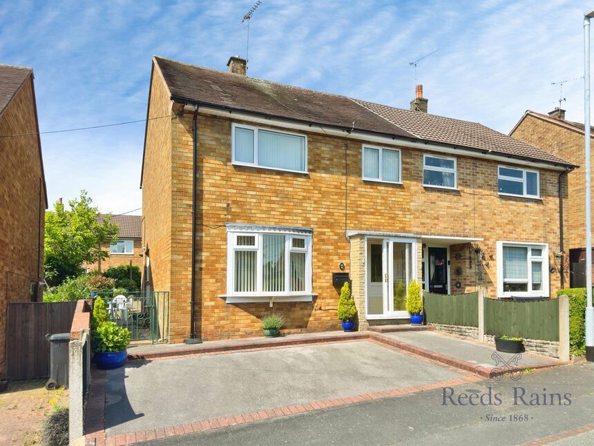 Main image of 3 bedroom Semi Detached House for sale, Thames Road, Newcastle, Staffordshire, ST5