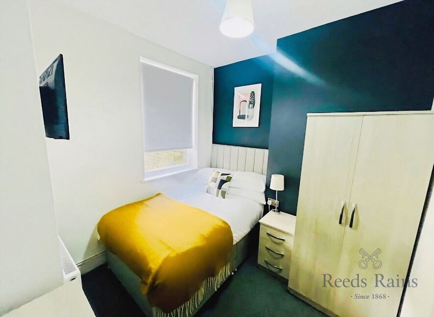 1 bedroom Mid Terrace Property to rent