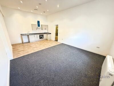 Gordon Street, 1 bedroom Flat to rent, &pound;700 pcm