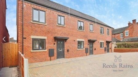 Heath Street, 3 bedroom End Terrace House for sale, &pound;220,000
