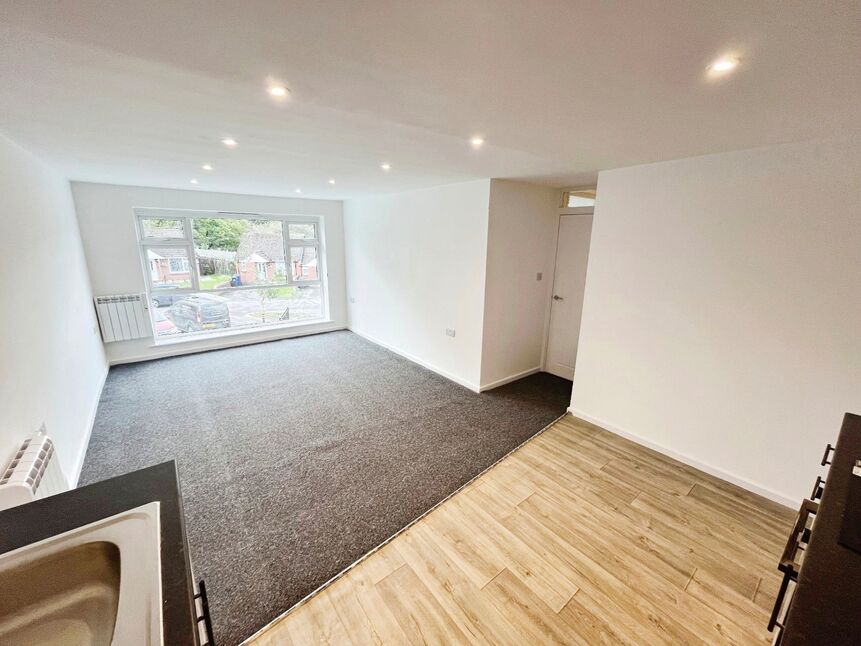 Main image of 2 bedroom Flat to rent, Gloucester Grange, Newcastle, Staffordshire, ST5