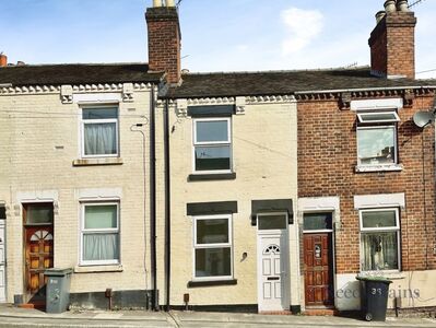 Lewis Street, 2 bedroom Mid Terrace House to rent, &pound;695 pcm