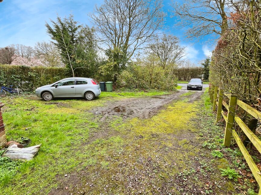 3 bedroom Detached House for sale, Northwich Road, Hartford, CW8 £375,000