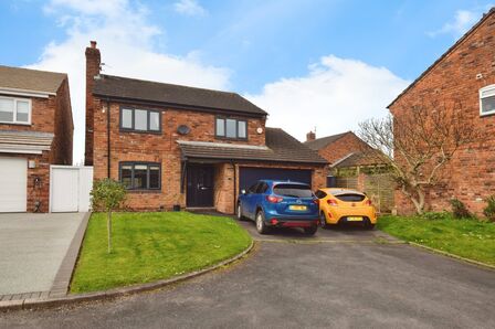 Church Meadows, 4 bedroom Detached House to rent, £2,100 pcm