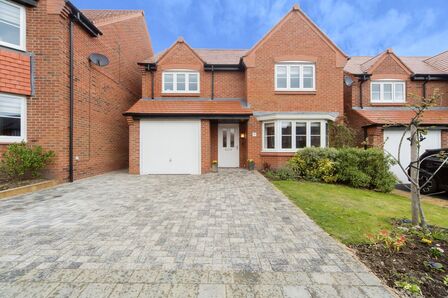 Holcroft Drive, 4 bedroom Detached House to rent, £2,250 pcm
