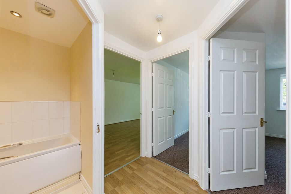2 bedroom Flat for sale, Carriage Drive, Hartford, CW8 £140,000