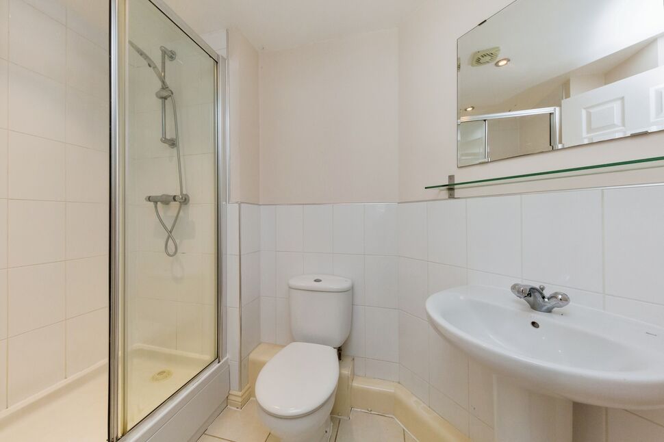 2 bedroom Flat for sale, Carriage Drive, Hartford, CW8 £140,000