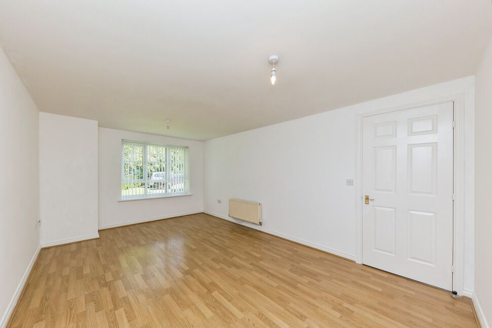 2 bedroom Flat for sale, Carriage Drive, Hartford, CW8 £140,000