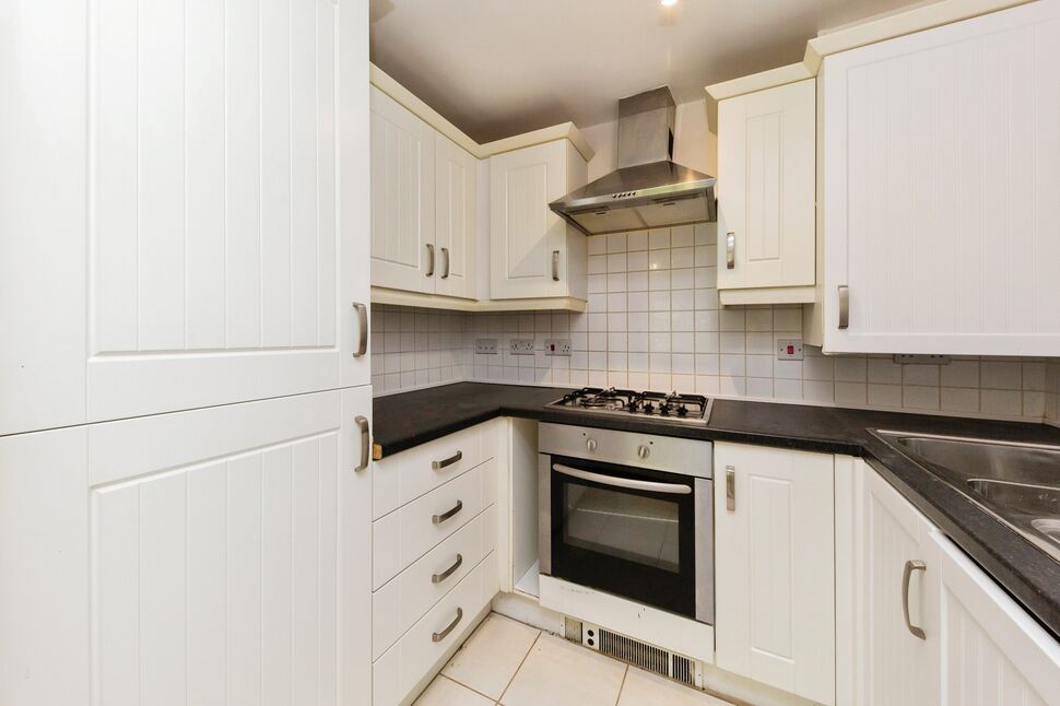 2 bedroom Flat for sale, Carriage Drive, Hartford, CW8 £140,000