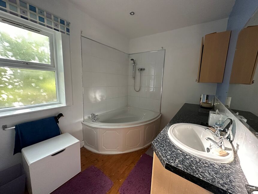 5 bedroom Detached House for sale, Runcorn Road, Barnton, CW8 £350,000