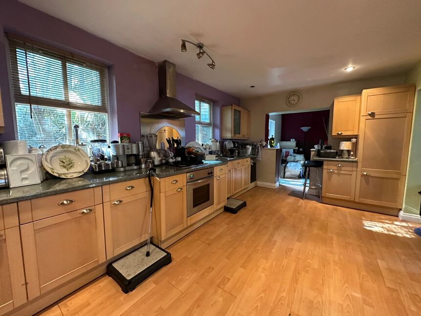 5 bedroom Detached House for sale, Runcorn Road, Barnton, CW8 £350,000