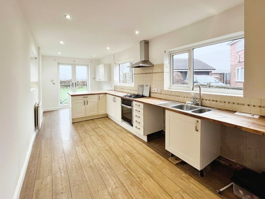 3 bedroom Semi Detached House for sale, Meadow Grove, Winsford, CW7 £