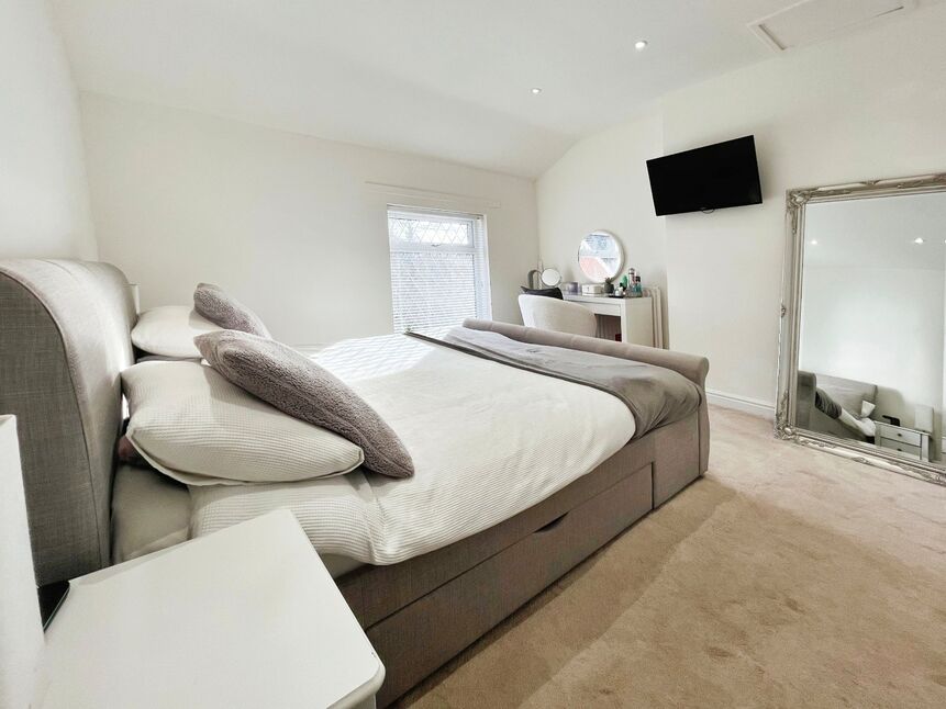 2 bedroom Mid Terrace House for sale, Herbert Street, Crewe, CW1 £210,000