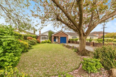 Meadow Gate, 3 bedroom Detached Bungalow for sale, £400,000