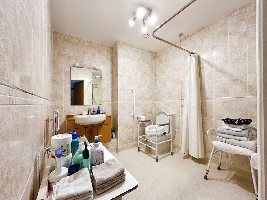 2 bedroom Flat to rent, Chester Way, Northwich, CW9 £1,300 pcm