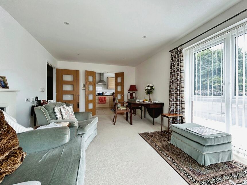 2 bedroom Flat to rent, Chester Way, Northwich, CW9 £1,300 pcm