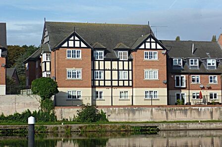 Marine Approach, 2 bedroom  Flat for sale, £150,000