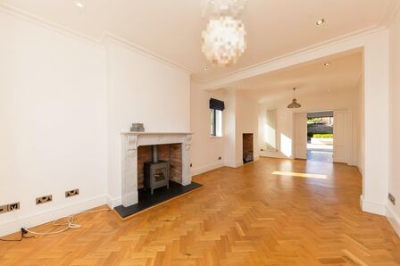 3 bedroom Semi Detached House to rent