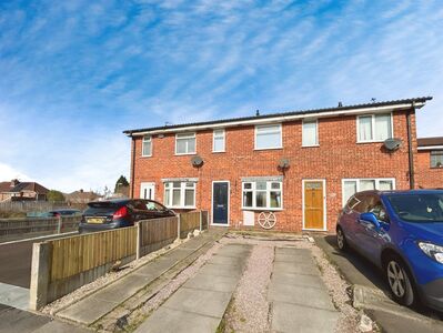 2 bedroom Mid Terrace House to rent