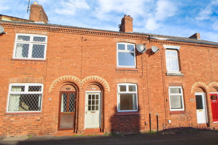 2 bedroom Mid Terrace House to rent