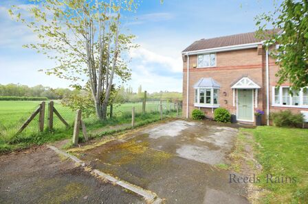 2 bedroom End Terrace House for sale