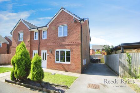 Foxglove Way, 3 bedroom Semi Detached House for sale, £260,000