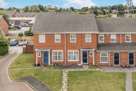 White Hart Gardens, 3 bedroom Mid Terrace House for sale, £260,000