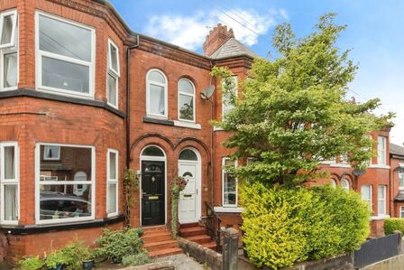 3 bedroom Mid Terrace House for sale
