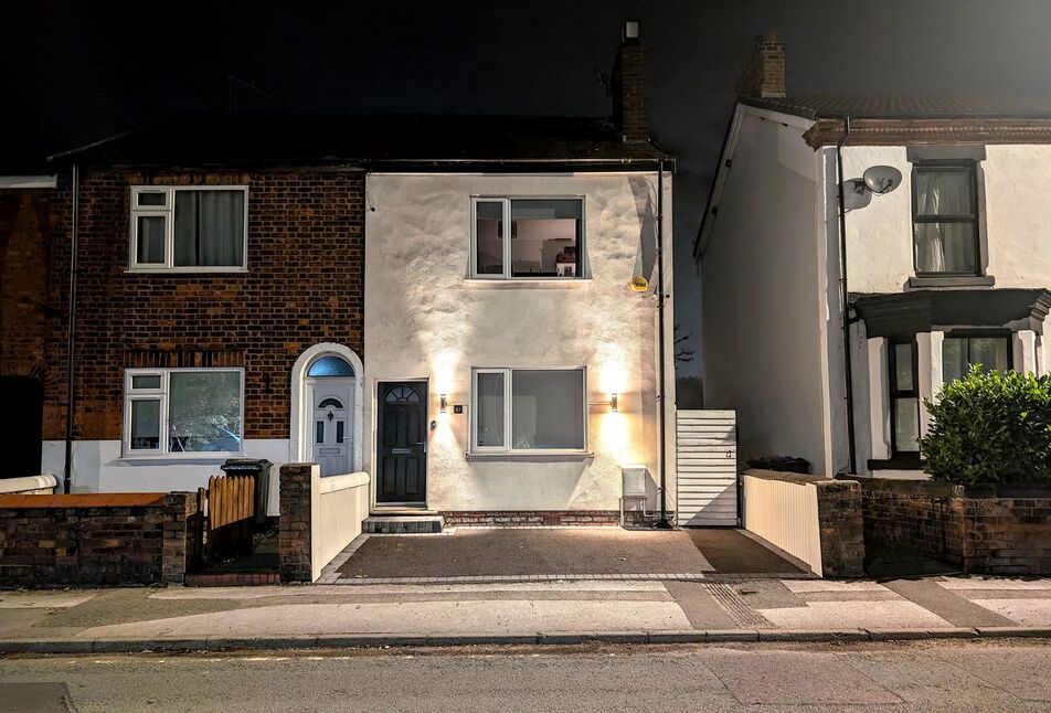 Main image of 2 bedroom End Terrace House for sale, Manchester Road, Northwich, Cheshire, CW9