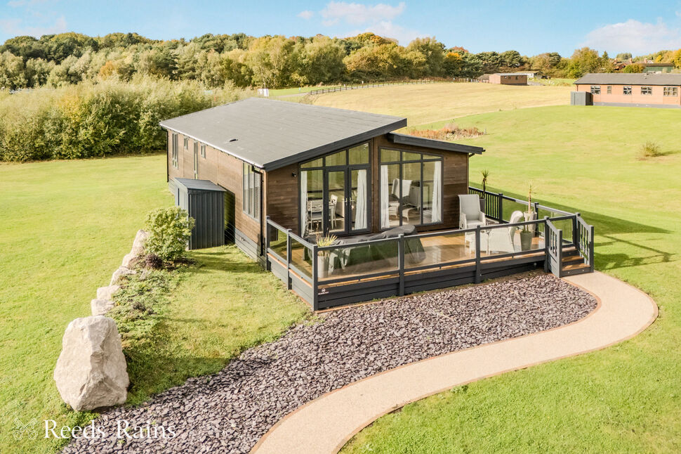 4 bedroom Detached Property for sale