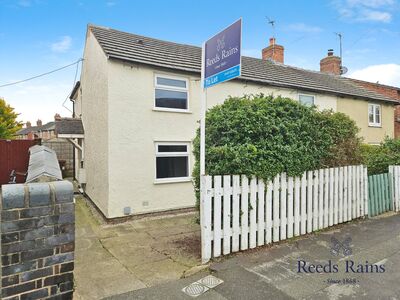 Sutton Lane, 3 bedroom End Terrace House to rent, £950 pcm