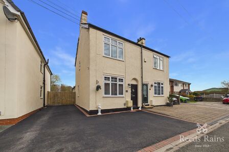 3 bedroom Semi Detached Property for sale