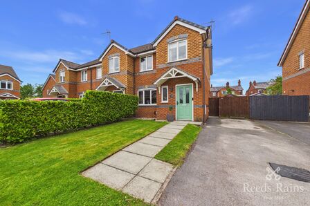 3 bedroom End Terrace House for sale