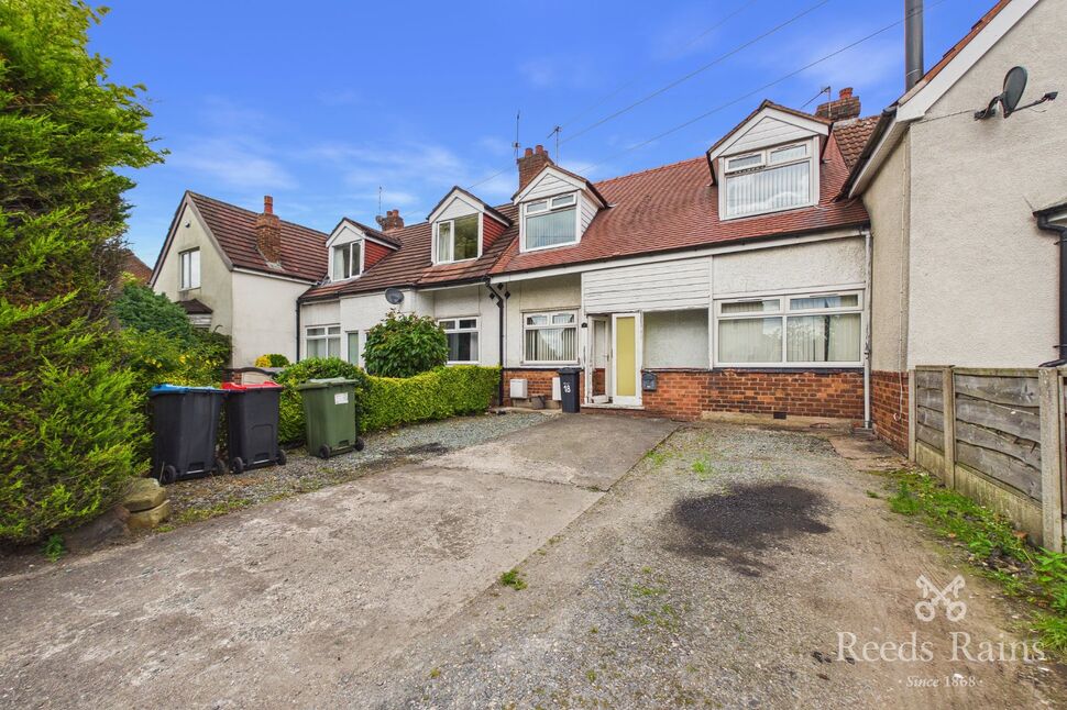 2 bedroom Mid Terrace House for sale