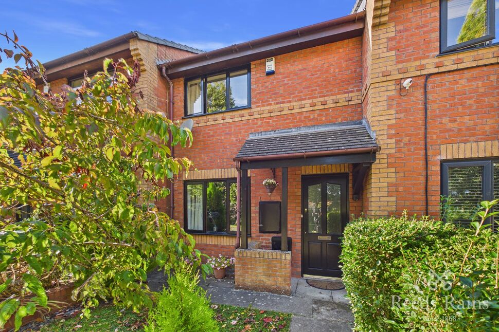 2 bedroom Mid Terrace House for sale