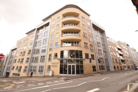 Hanley Street, 1 bedroom  Flat to rent, £895 pcm