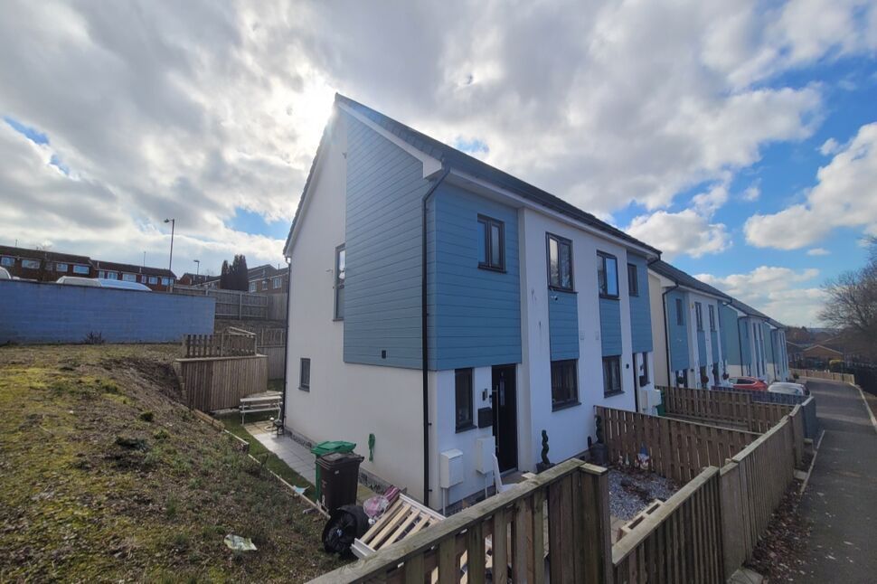 Main image of 3 bedroom Semi Detached House to rent, Cottam Gardens, Nottingham, Nottinghamshire, NG5