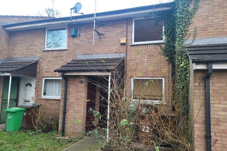 2 bedroom Mid Terrace House for sale