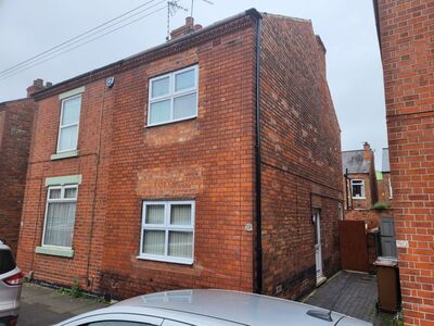 Hamilton Road, 2 bedroom End Terrace House to rent, &pound;1,050 pcm