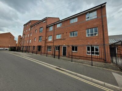 Gamble Street, 2 bedroom  Flat for sale, £75,000