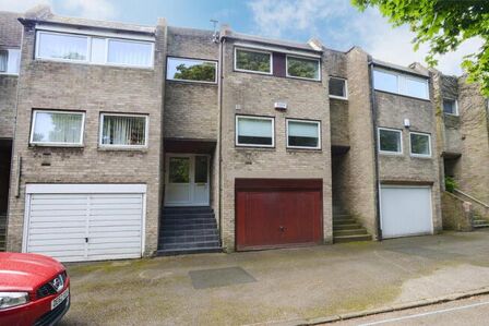 Clumber Crescent North, 3 bedroom Mid Terrace House to rent, £2,450 pcm