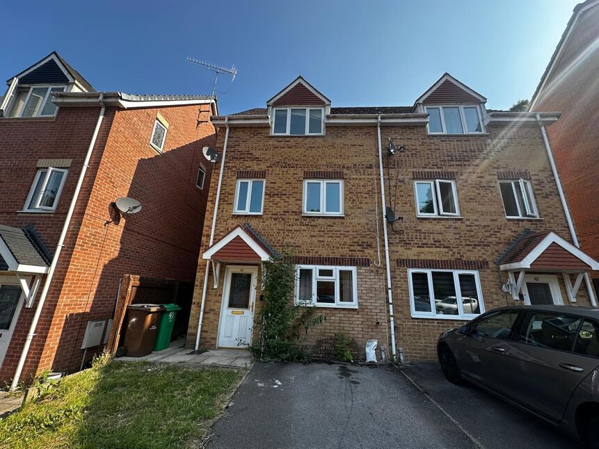 Main image of 3 bedroom Semi Detached House for sale, Eccles Way, Nottingham, Nottinghamshire, NG3