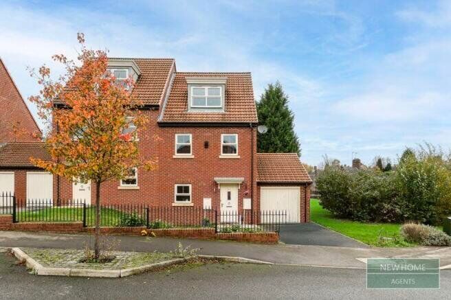 Main image of 3 bedroom Semi Detached House for sale, Weaving Gardens, Nottingham, Nottinghamshire, NG5