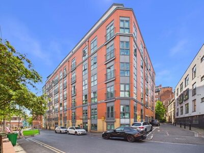 2 bedroom Flat for sale