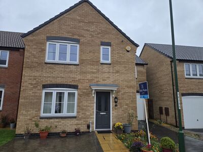 Regina Drive, 4 bedroom Detached House to rent, &pound;1,990 pcm