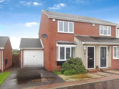 2 bedroom Semi Detached House to rent