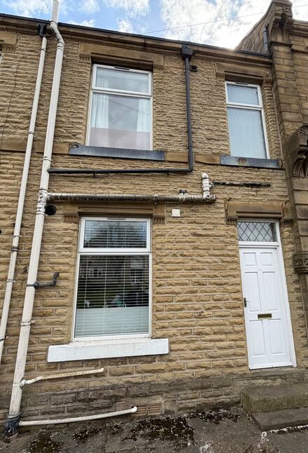 Main image of 1 bedroom Mid Terrace House to rent, Town Street, Earlsheaton, West Yorkshire, WF12